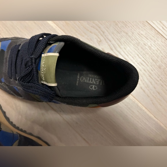 AUTHENTIC- VALENTINO Garavani Rockrunner sneaker -Size 40 - Picture 6 of 10